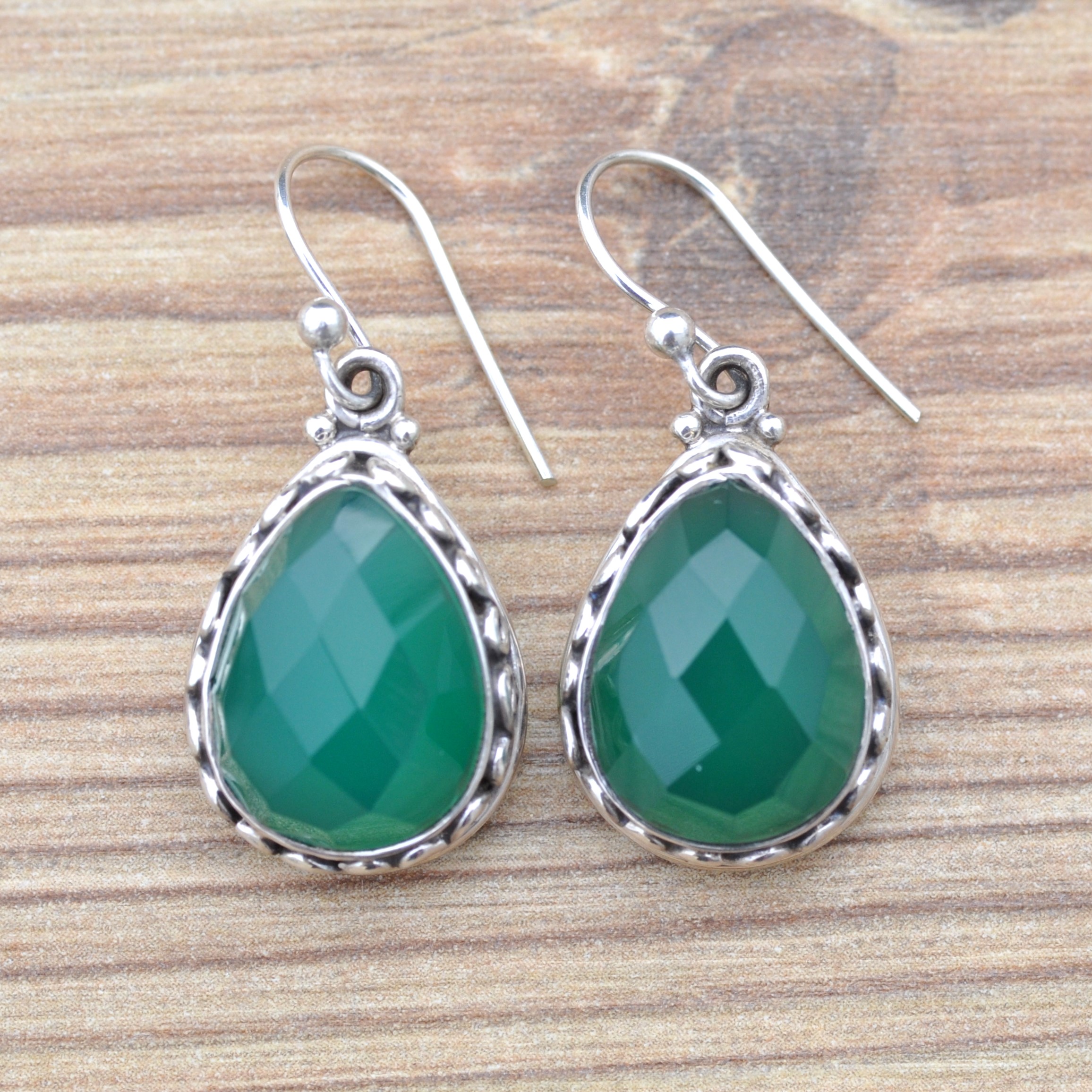 NEW ! Boucles d'oreilles gouttes argent ciselé et pierre Agate verte (vert)