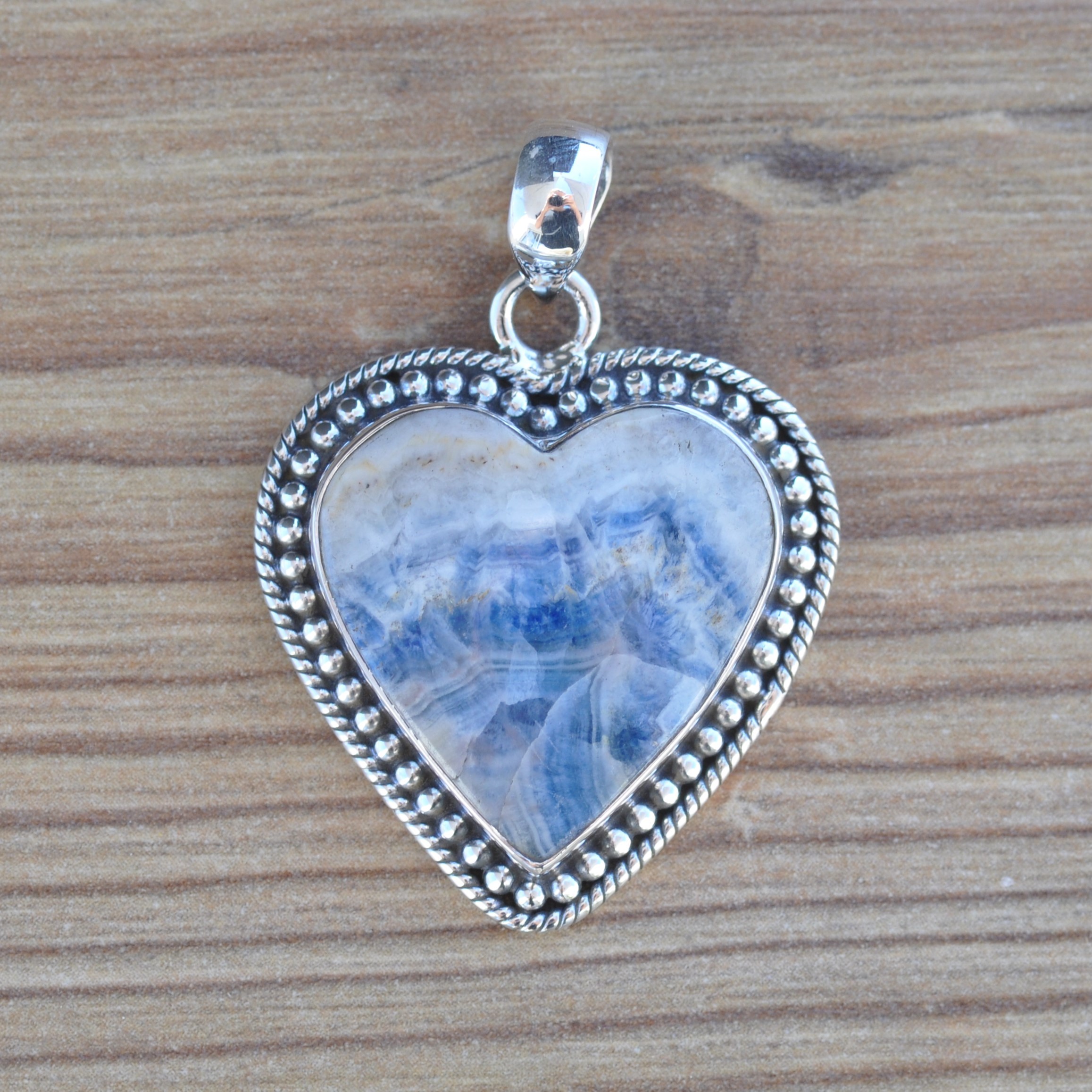 NEW ! Pendentif coeur argent ciselé et pierre Sheelite (bleu)