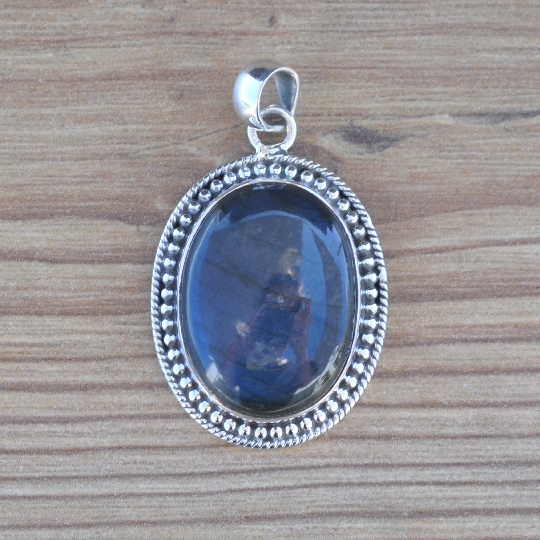 NEW ! Pendentif ovale argent ciselé et pierre Labradorite (bleu)